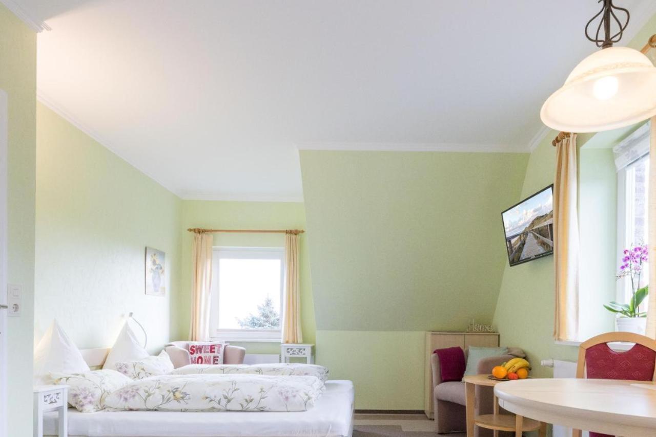 Ferienwohnungen Peters Sylt Esterno foto
