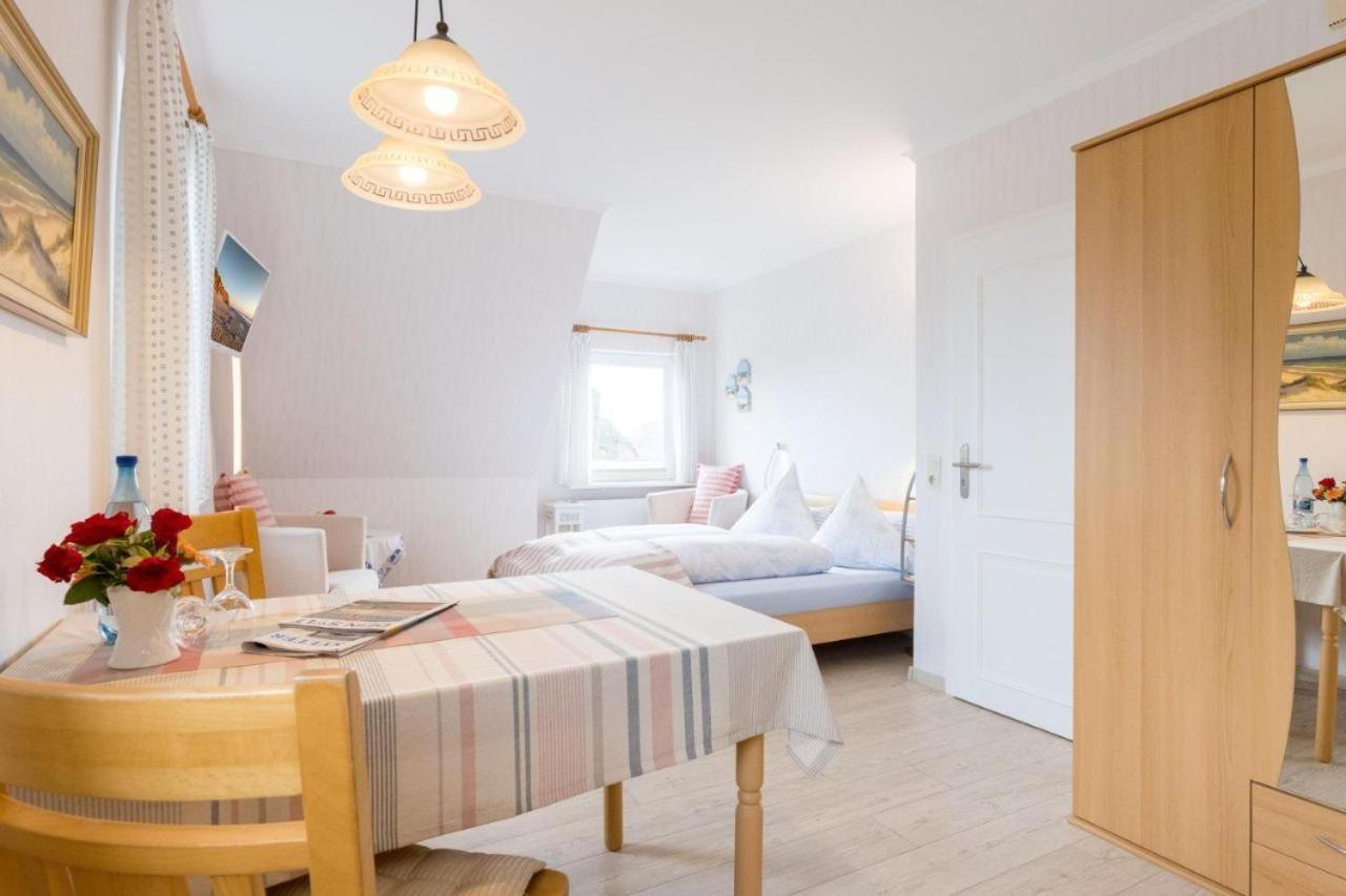 Ferienwohnungen Peters Sylt Esterno foto